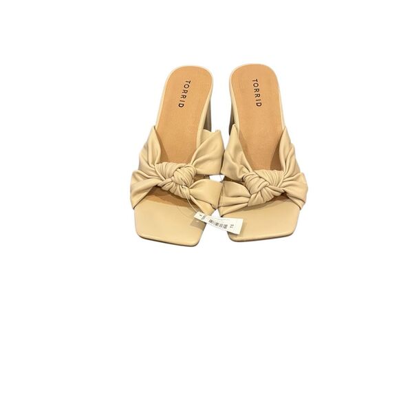 NWT SZ 7.5W Torrid Soft Knot Square Block Heel Open Toe Mules Sandals in Beige L - Picture 2 of 6